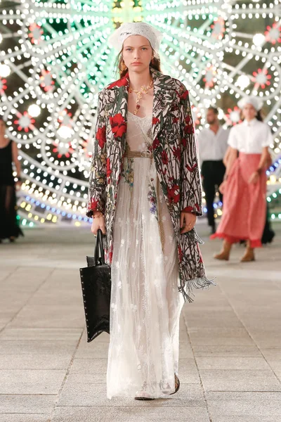 Look 13